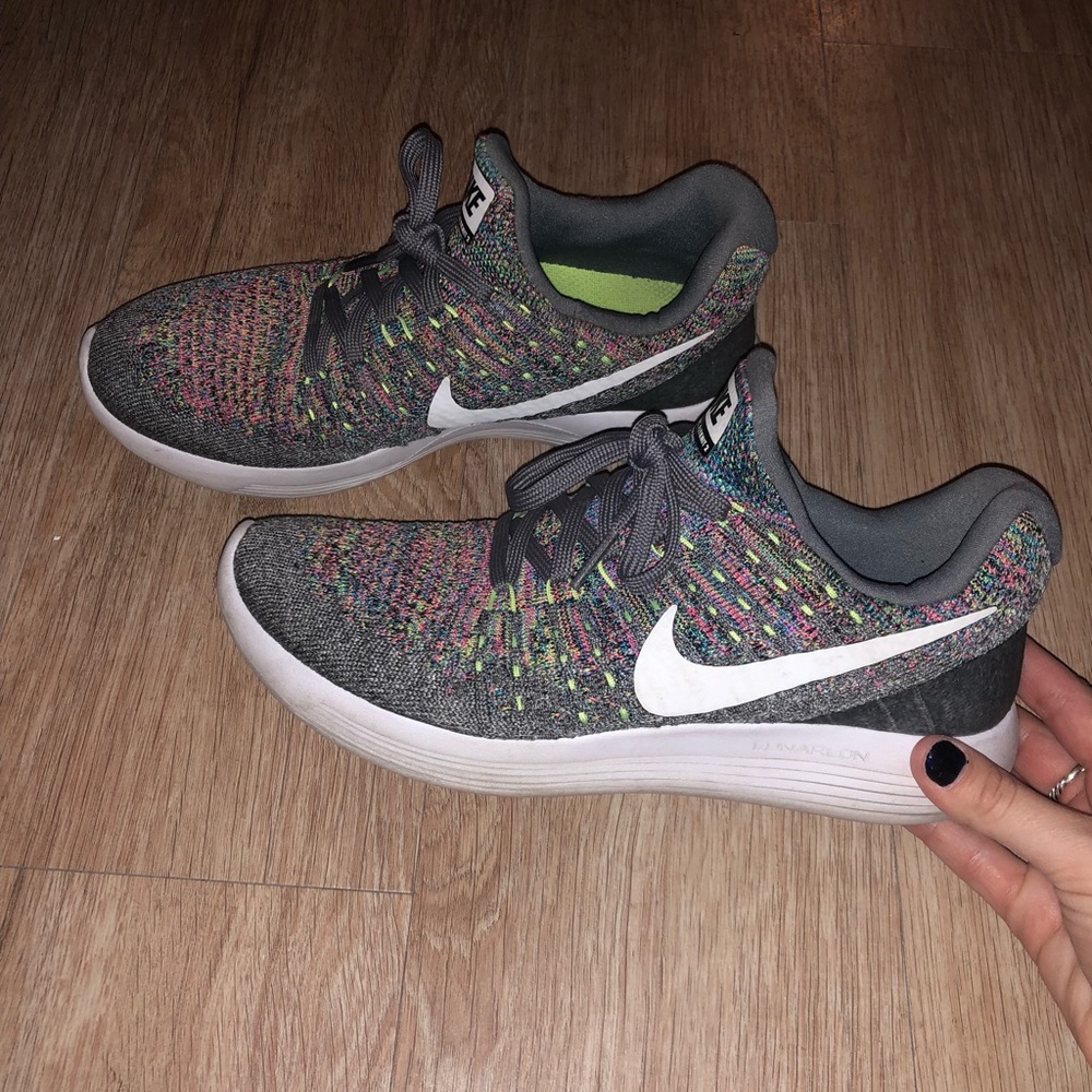 Nike flyknit shoes
